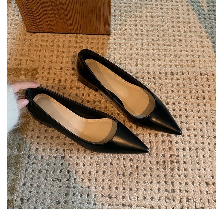 Zeina Low Heel Leather Pumps_7