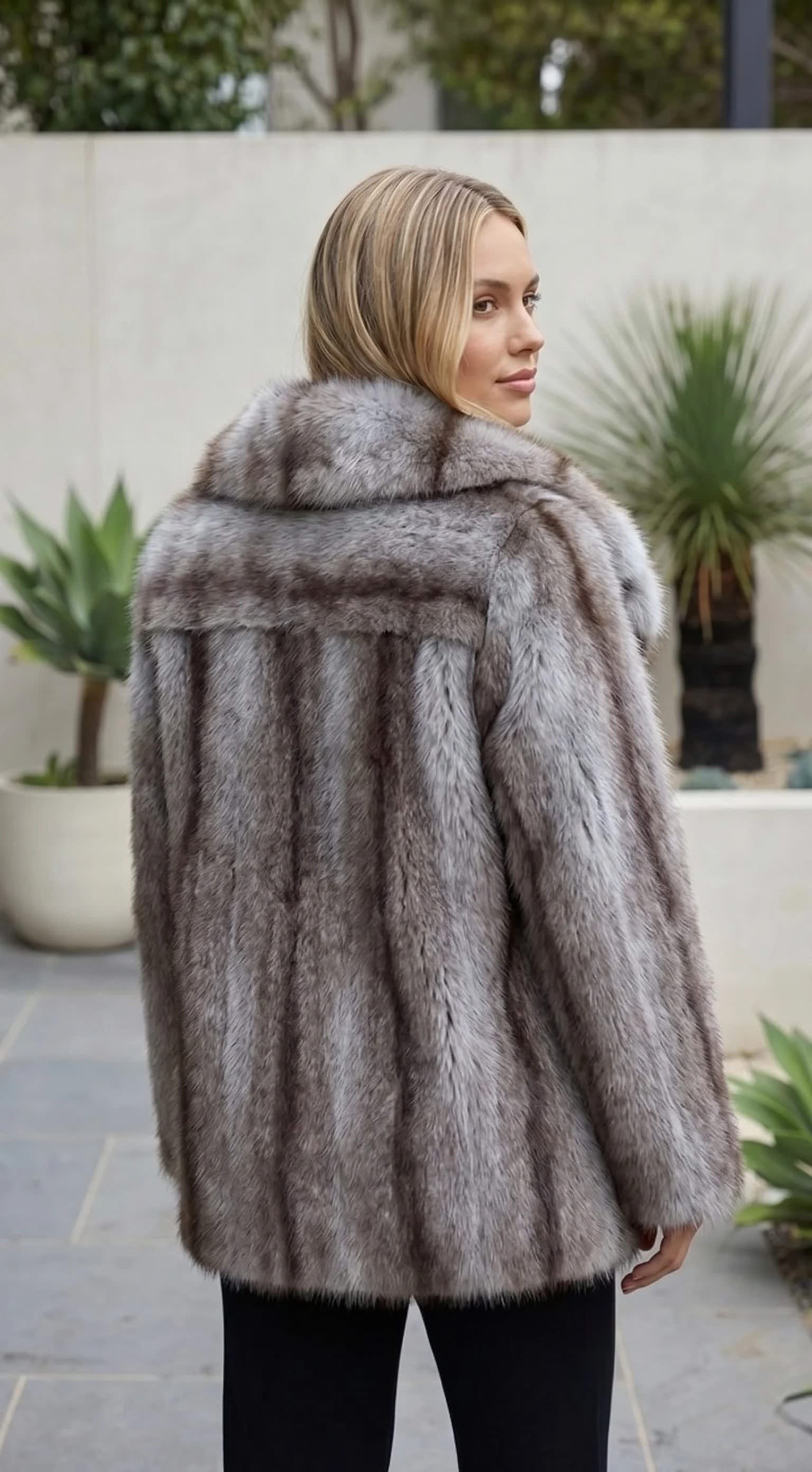 Saskia Oversized Faux Fur Coat_6