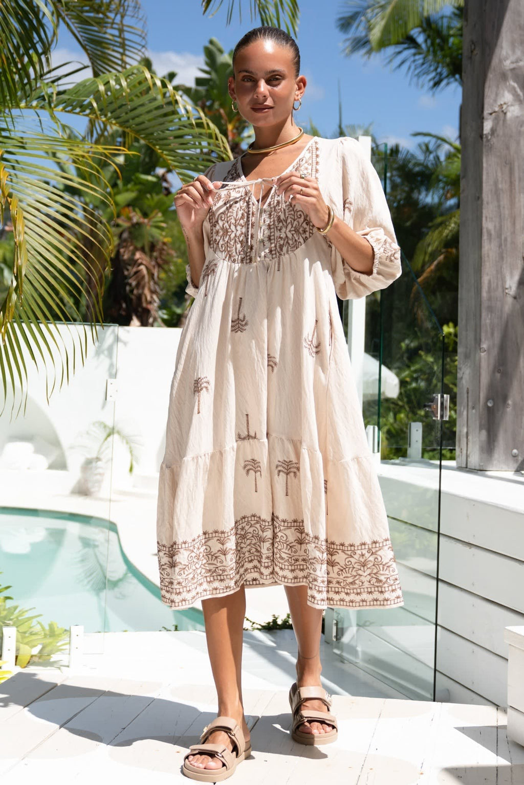 Valeria Embroidered Tiered Midi Dress_8